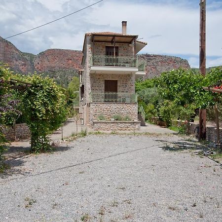 Picturesque Houses Leonídion エクステリア 写真