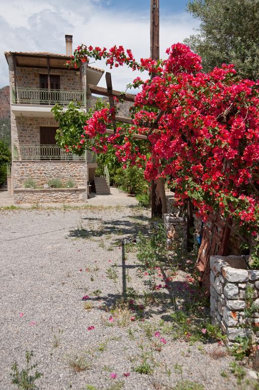 Picturesque Houses Leonídion エクステリア 写真