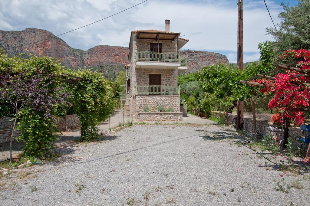 Picturesque Houses Leonídion エクステリア 写真